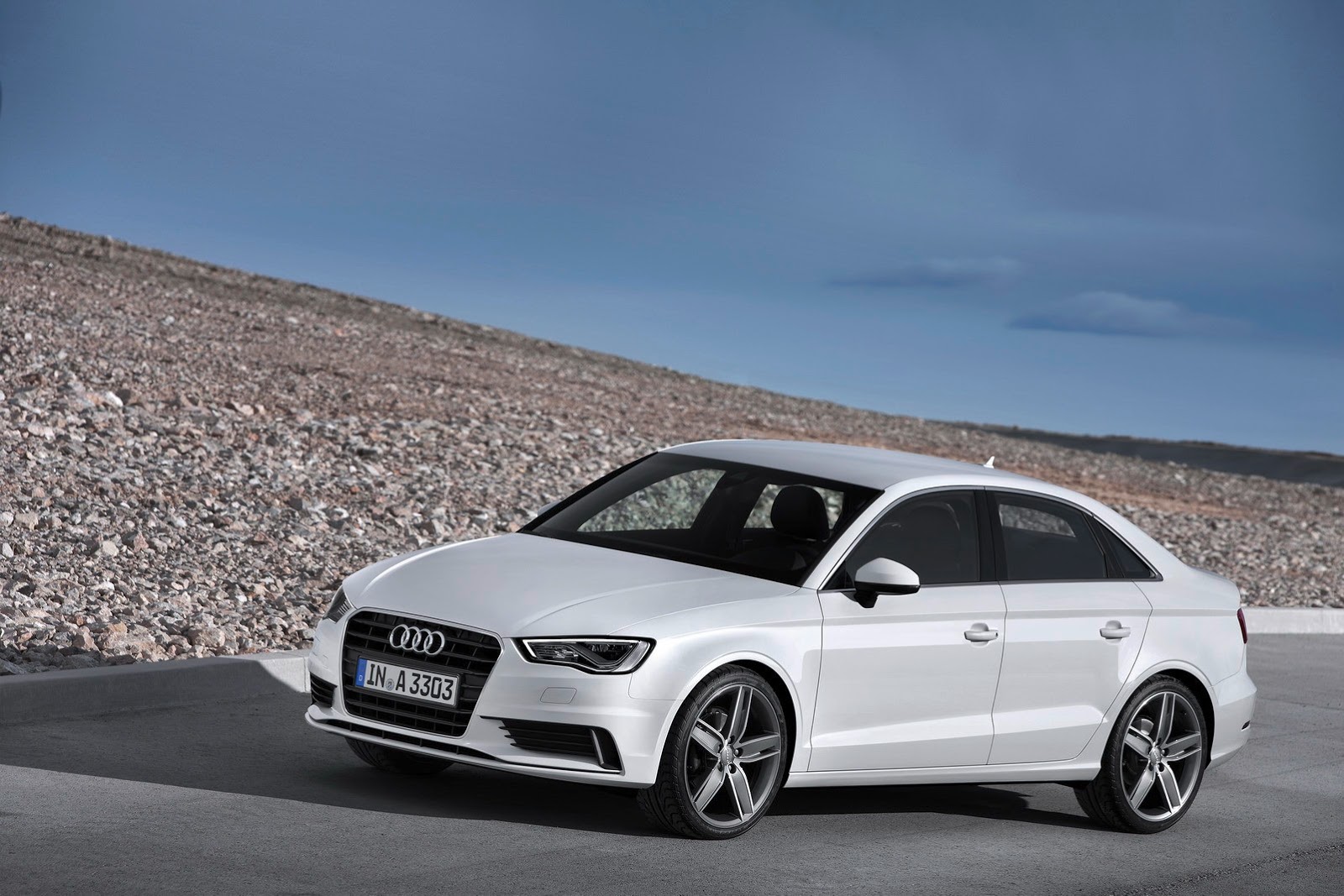 [2015-Audi-A3-Sedan-7%255B2%255D.jpg]