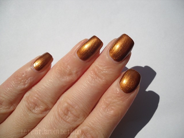 004-models-own-bronze-rage-nail-polish-swatch-review