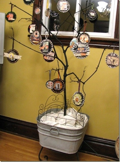 Halloween-medallion-Tree