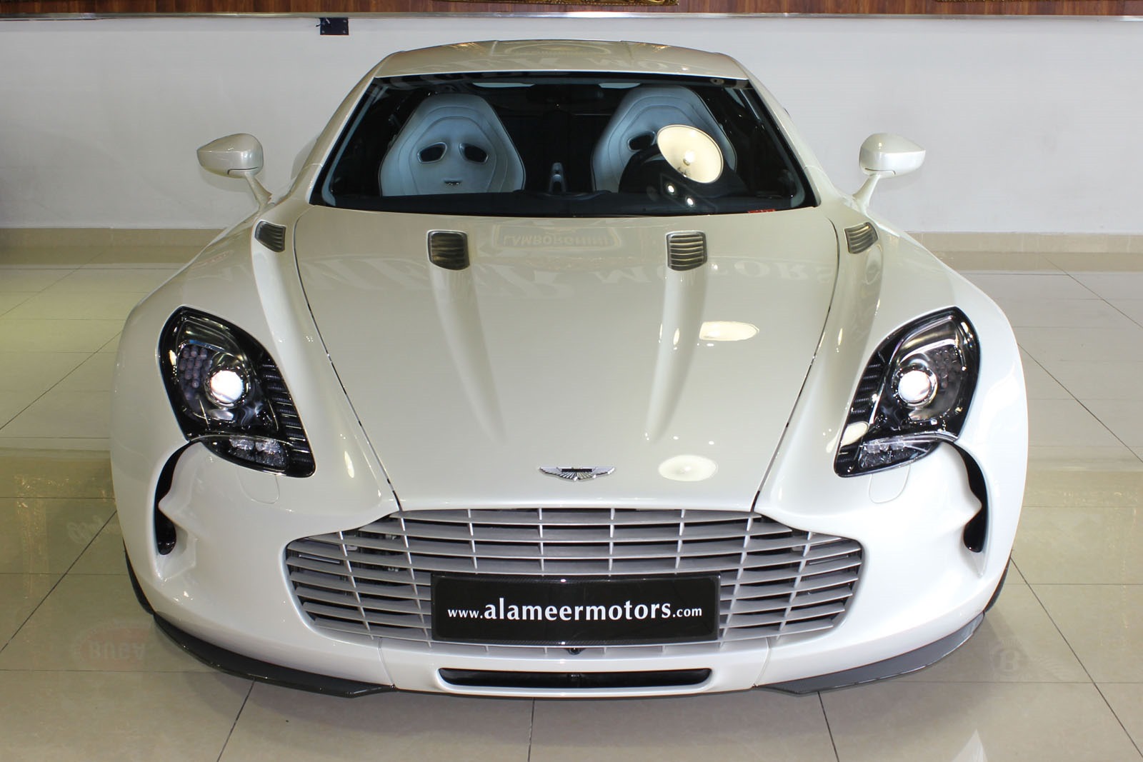 [Aston-Martin-One-77-4%255B3%255D.jpg]
