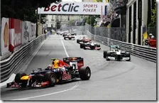 Webber precede il gruppo nel gran premio di Monaco 2012