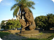 Monumento-a-la-Madre-India-en-Santa-Cruz-de-la-Sierra-Bolivia