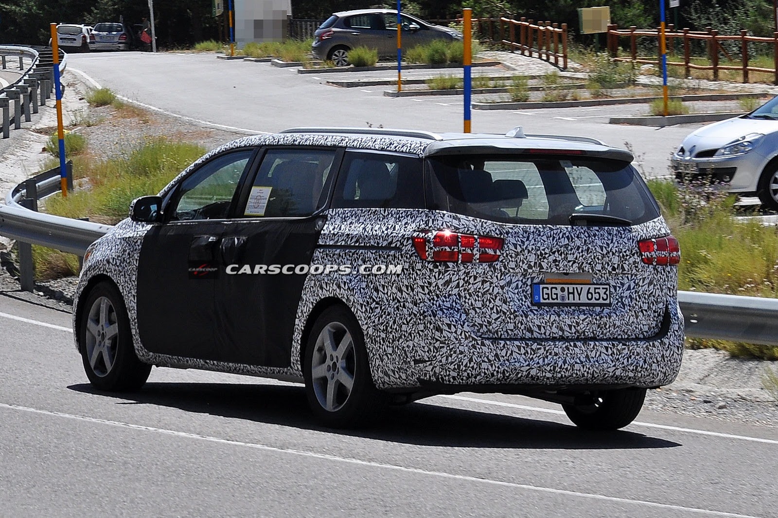[2015-Kia-Sedona-Carnival-06%255B3%255D.jpg]