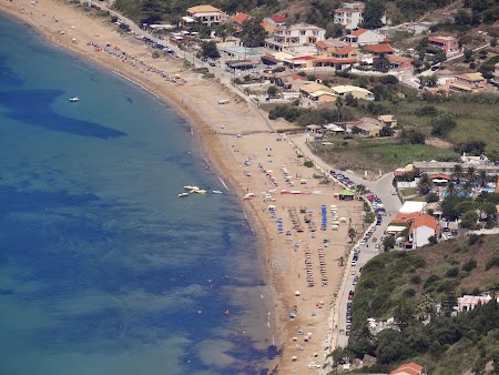 13. Plaja Agios Georgios.JPG