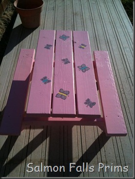 childs picnic table
