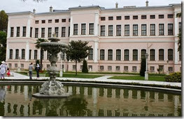 Le palais comprend deux parties: les appartements impériaux officiels (selamlik) et les appartements privés (haremlik).