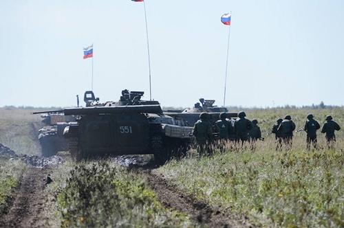 "Мирная миссия-2013": Фотографии российских военных