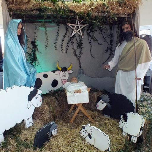Utentes do Centro Social e Paroquial de São João de Areias brindados
com uma grandiosa Festa de Natal