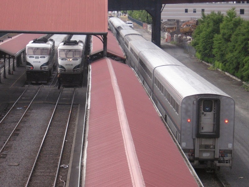 [IMG_6677-Amtrak-Trains-at-Union-Stat.jpg]