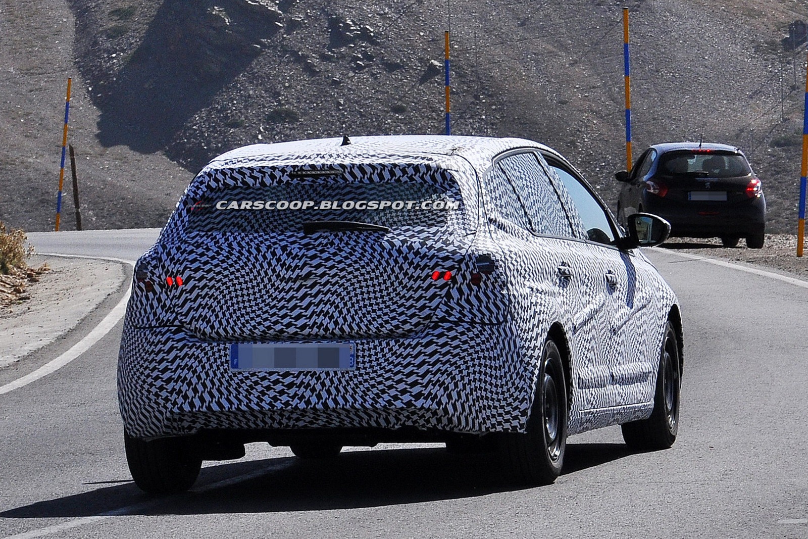 [2013-Peugeot-301-7%255B3%255D.jpg]