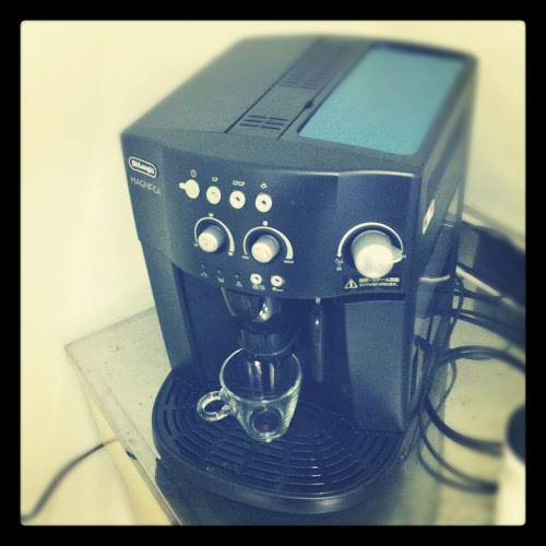 デロンギ 全自動コーヒーマシン(ESAM1000SJ)