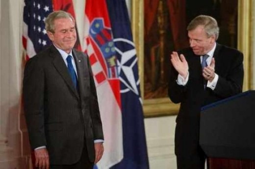 [George-W-Bush-Funny-Pics-10-520x346%255B4%255D.jpg]
