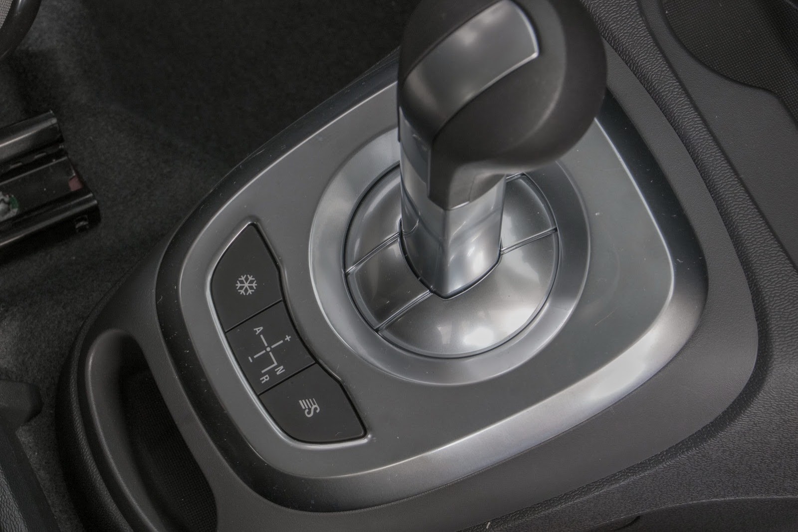 [2014-Chevrolet-Agile-17%255B2%255D.jpg]