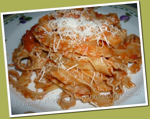 Ricciolina con burro, salsa di pomodoro e parmigiano (6)