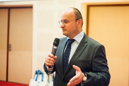 04. Razvan Radut.jpg 04. Razvan Radut.jpg