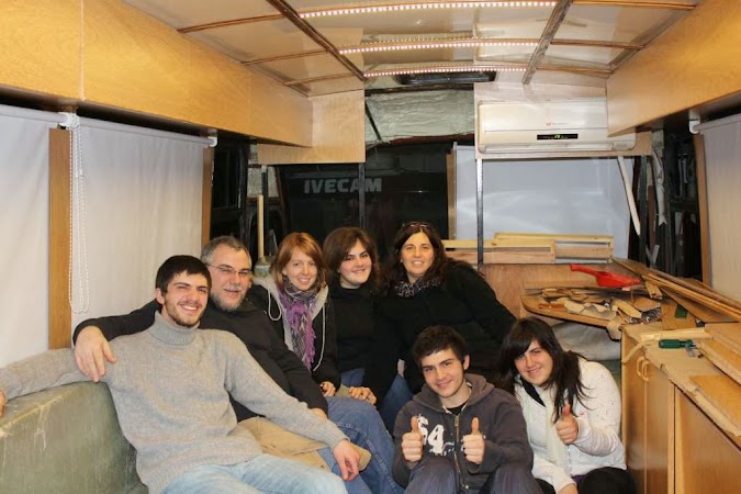 Aniko Villalba - Viajando por ahí todos_con_aniko.jpg