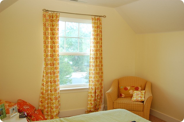 roman shades in guest room (15)