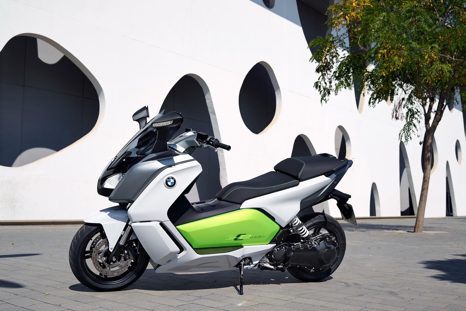 [BMW-Electric-Scooter-37%255B2%255D.jpg]