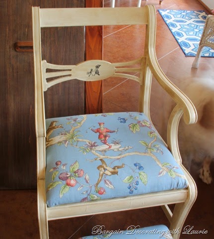 [AS%2520Old%2520White%2520Painted%2520Chair%25202%255B4%255D.jpg]