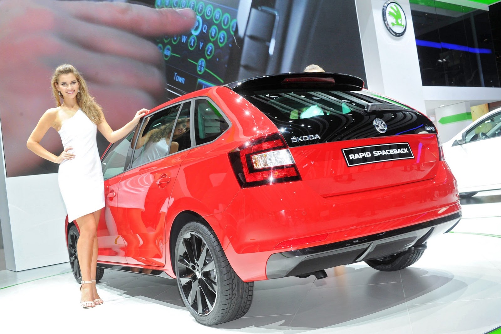 [2014-Skoda-Rapid-Sportback-1%255B2%255D.jpg]