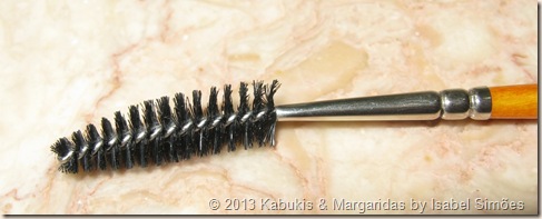 MUFE Lashes and Eyebrow Brush