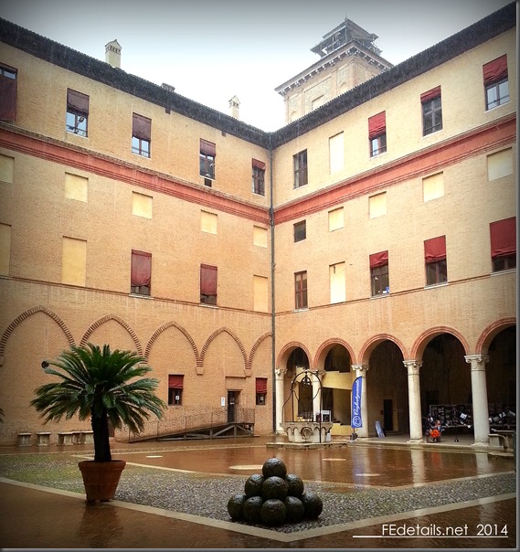 Cortile interno del Castello Estense, Ferrara - Inner courtyard of the Castello Estense, Ferrara, Italy