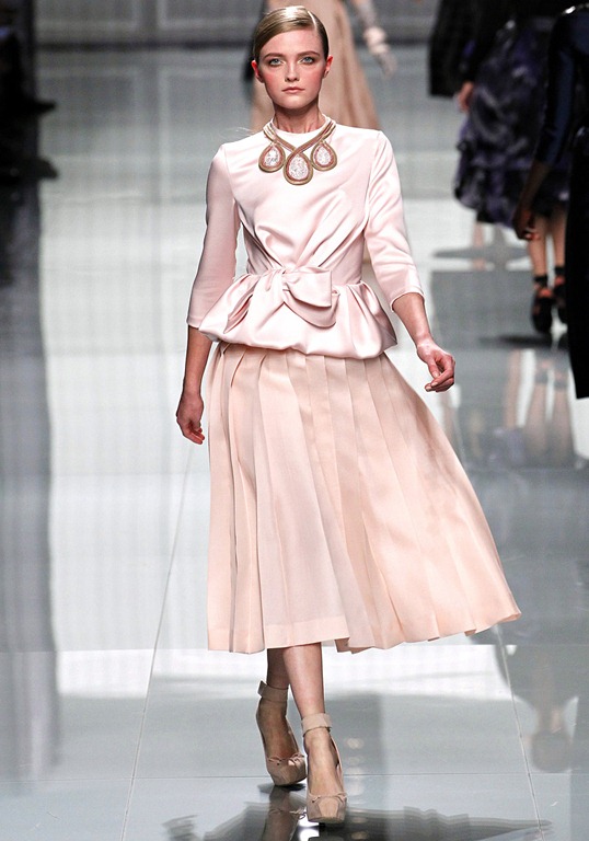 [christian-dior-rtw-fw2012-runway-43_114028586560%255B4%255D.jpg]