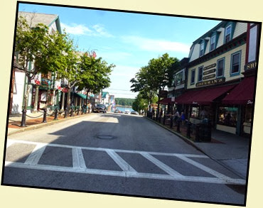 02d - walking Main Street in Bar Harbor - early morning