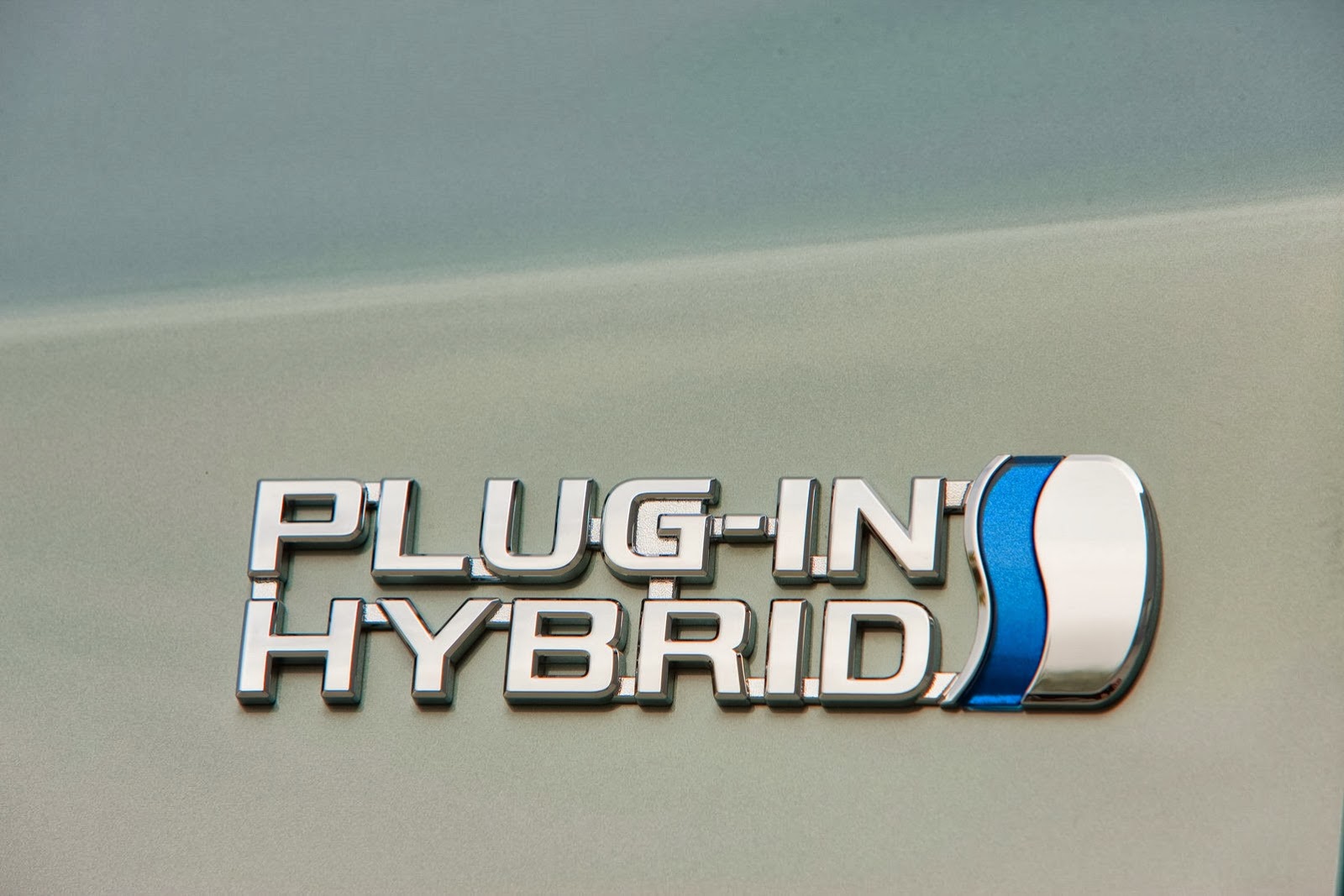 [Toyota-Prius-PHEV-3%255B2%255D.jpg]