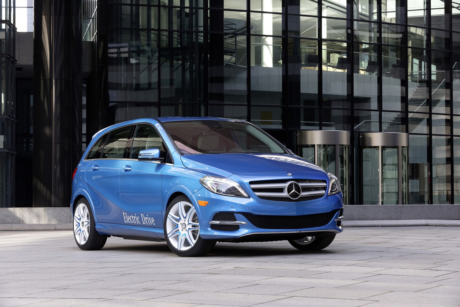[Mercedes-Benz-B-Class-Electric-Drive-3%255B3%255D.jpg]