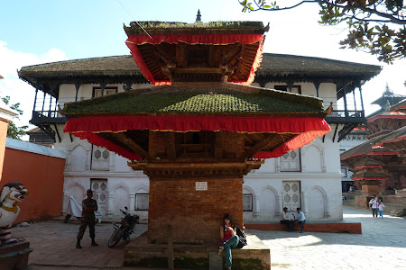Obiective turistice Katmandu: pagoda Nepal