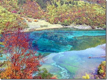 most-beautiful-sceneries-The-colorful-waters-of-the-Jiuzhaigou-river-china