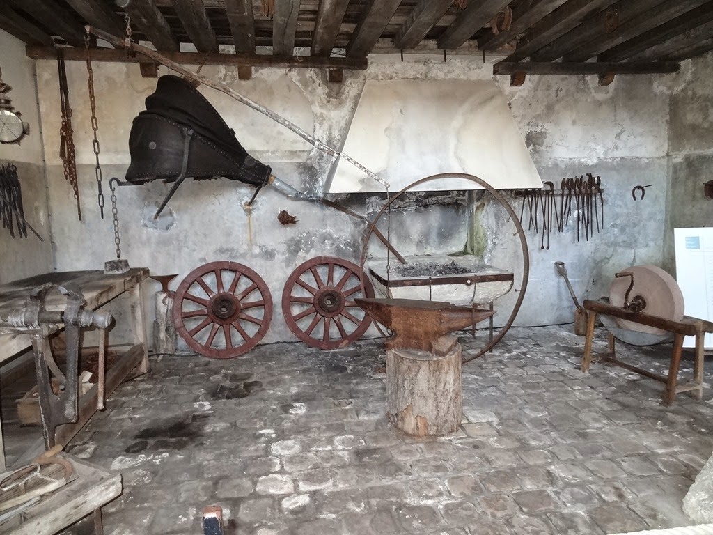 [2015.04.06-012-atelier-de-forgeron-a.jpg]