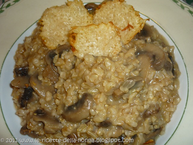 [Risotto%2520integrale%2520ai%2520funghi%2520con%2520cialde%2520di%2520parmigiano%2520%25284%2529%255B21%255D.jpg]