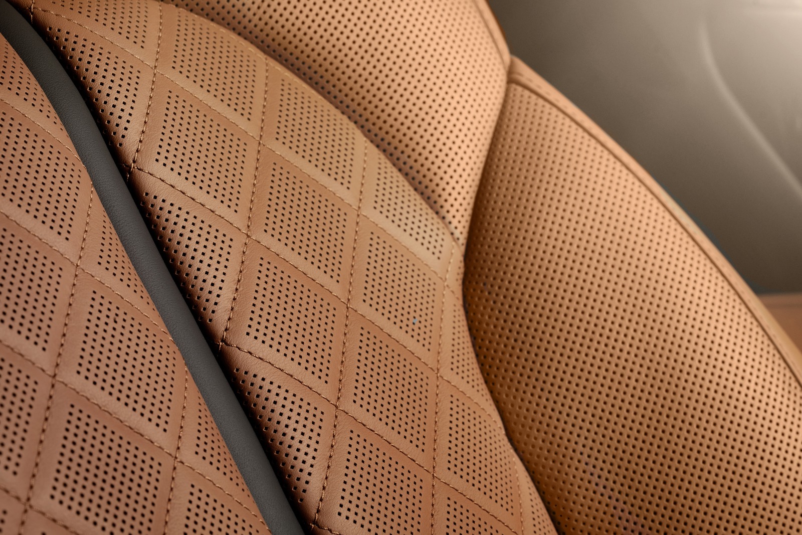 [Audi-A8-L-W12-Exclusive-10%255B3%255D.jpg]