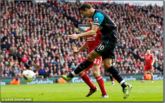 Liverpool 1 Arsenal 2  Robin van Persie scores double in late win   Mail Online-092924