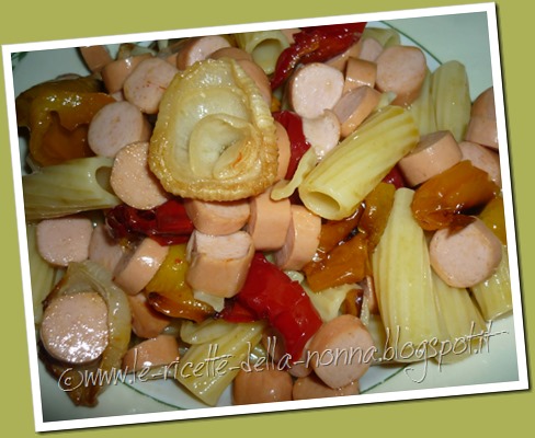Tortiglioni con wurstel, peperoni e cipolle al forno (4)