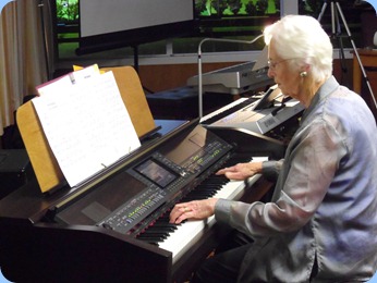 Dorothy Waddel playing the Clavinova