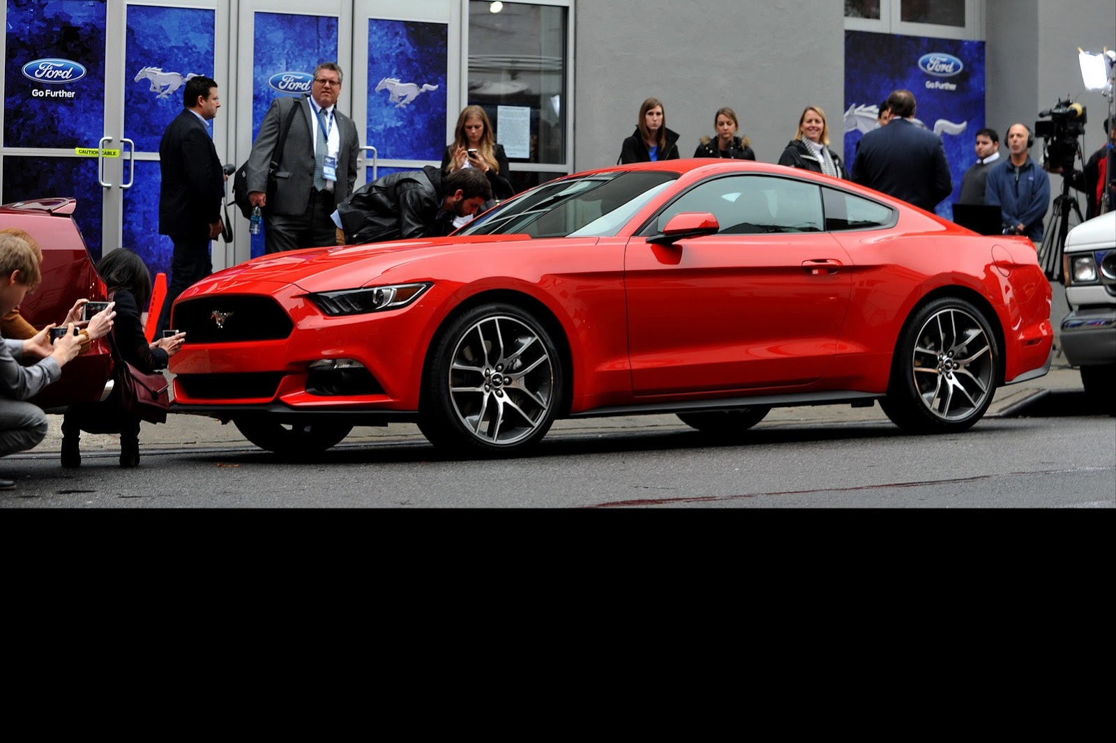 [2015-Mustang-Reveal-6%255B2%255D.jpg]
