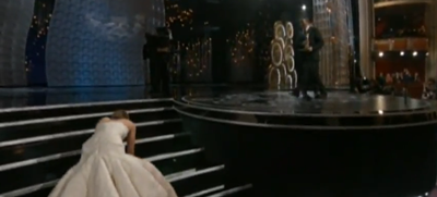 Jennifer Lawrence falls at the Oscars 2013