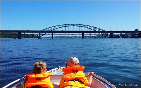 Solig-båttur-till-Stockholm-Runt-Djurgården