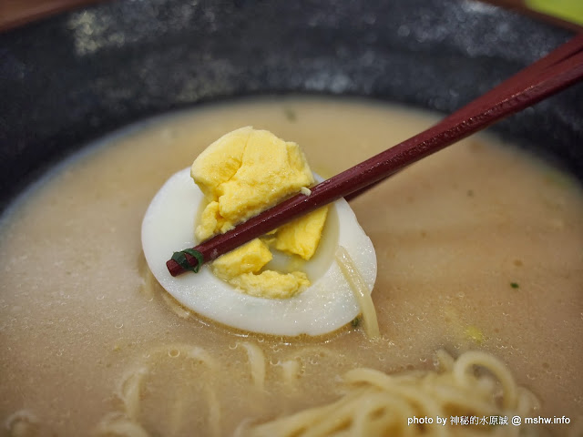 【食記】台中CHU MIN 一築金野台生魚片.拉麵.壽司黎明店@西屯捷運BRT秋紅谷 : 原來還有能夠當水喝的豚骨湯,ㄧ碗麵打壞ㄧ家店T_T 區域 台中市 壽司 拉麵 捷運美食MRT&BRT 日式 生魚片 西屯區 飲食/食記/吃吃喝喝 麵食類 