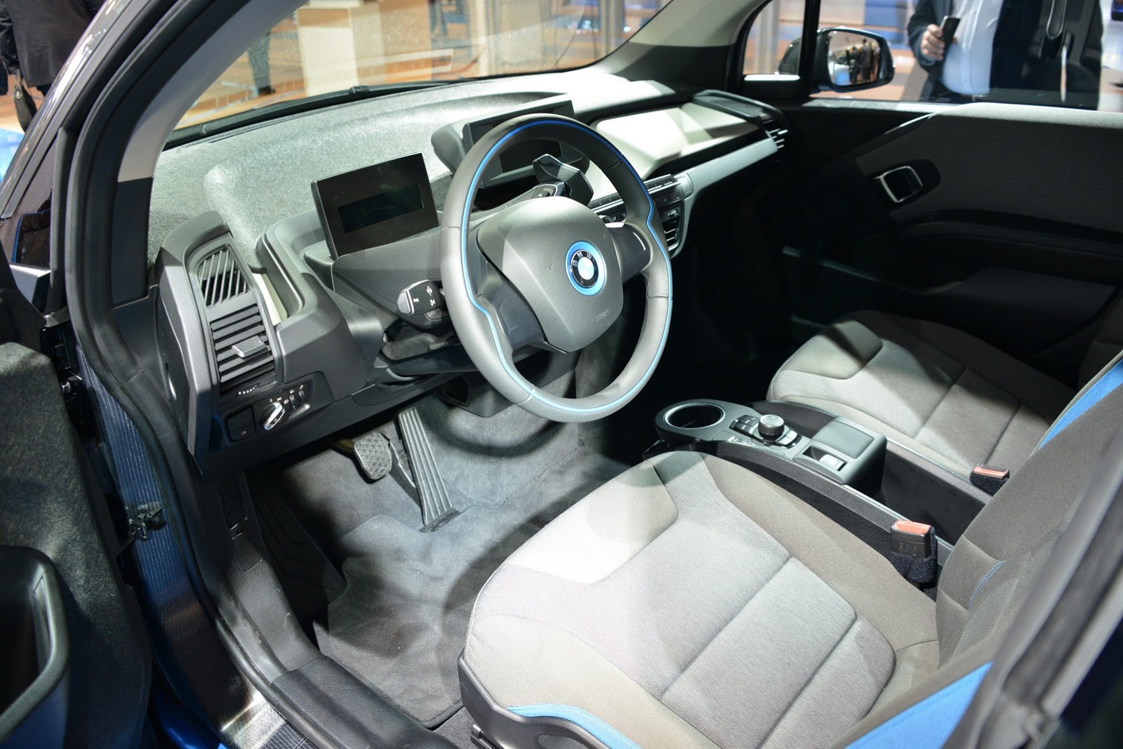 [BMW-i-5%255B2%255D.jpg]