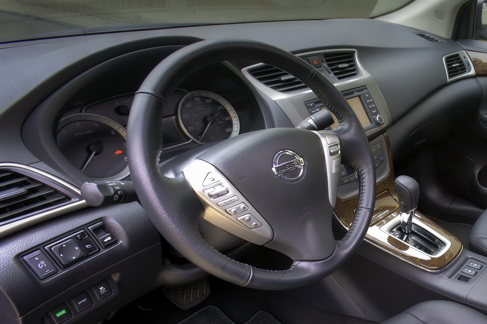 [2013-Nissan-Sentra-32%255B2%255D.jpg]