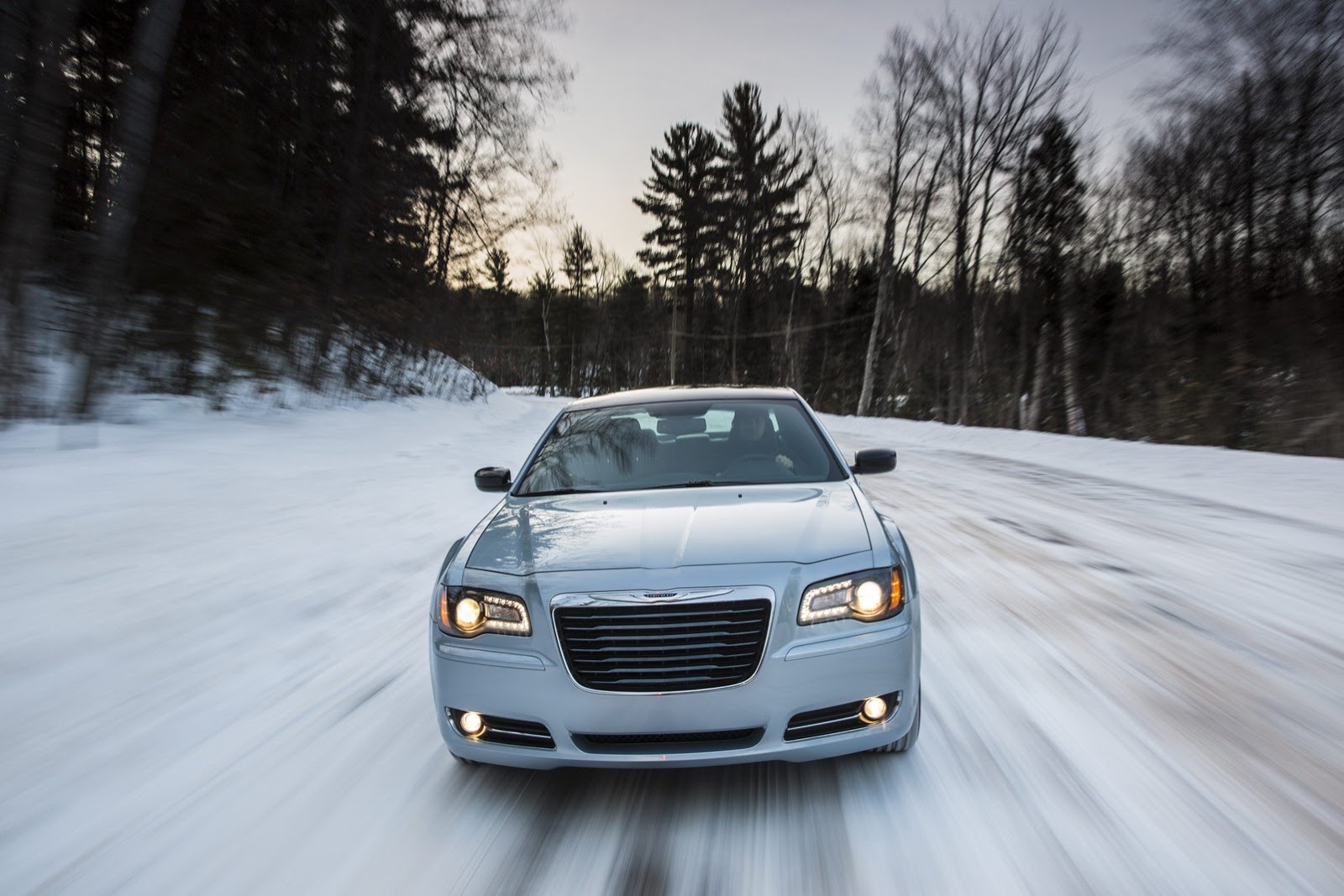 [2013-Chrysler-300-Glacier-6%255B2%255D.jpg]