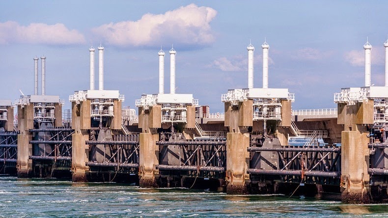 oosterscheldekering-2