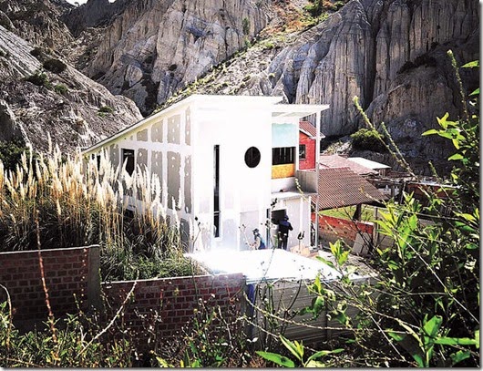 Se alza en La Paz la primera casa prefabricada; es 70% más liviana