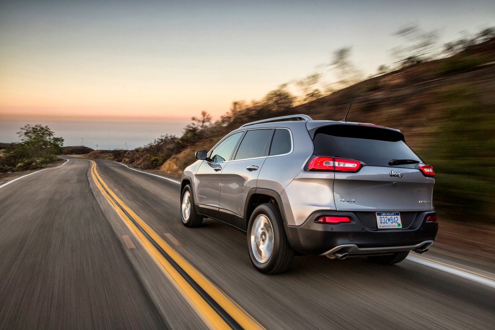 [Jeep-Cherokee_11%255B2%255D.jpg]
