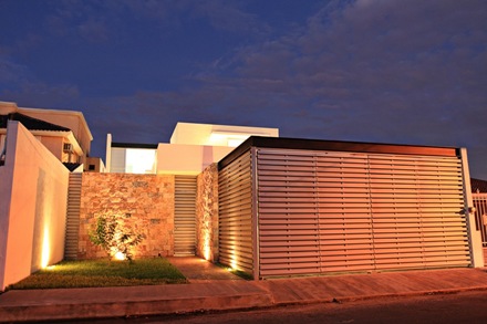fachada-Casa-Emiliano-Punto-Arquitectónico fachada-Casa-Emiliano-Punto-Arquitectónico