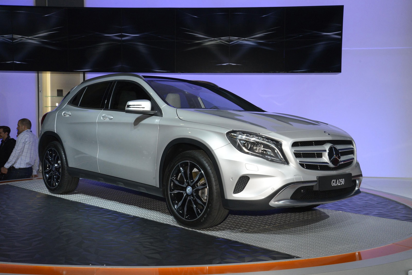 [Mercedes-Benz-GLA-5%255B3%255D.jpg]